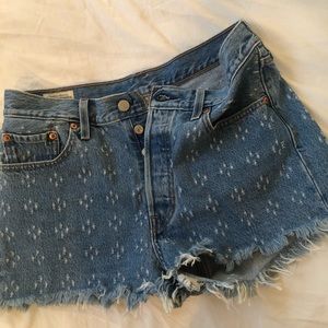 Levi’s cutoff shorts